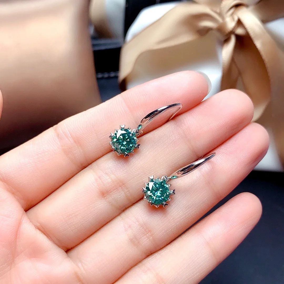 New Rainbow Live Source Imitation Maldivian Blue and Green Moisang Diamond Stud Earrings 1 Carat Super Flash Snowflake