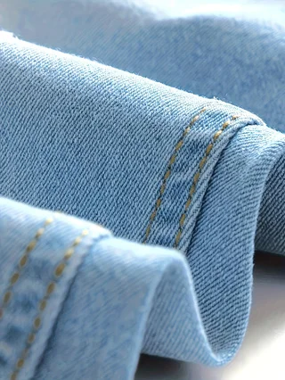 Pantaloni in denim elasticizzato slim fit da uomo