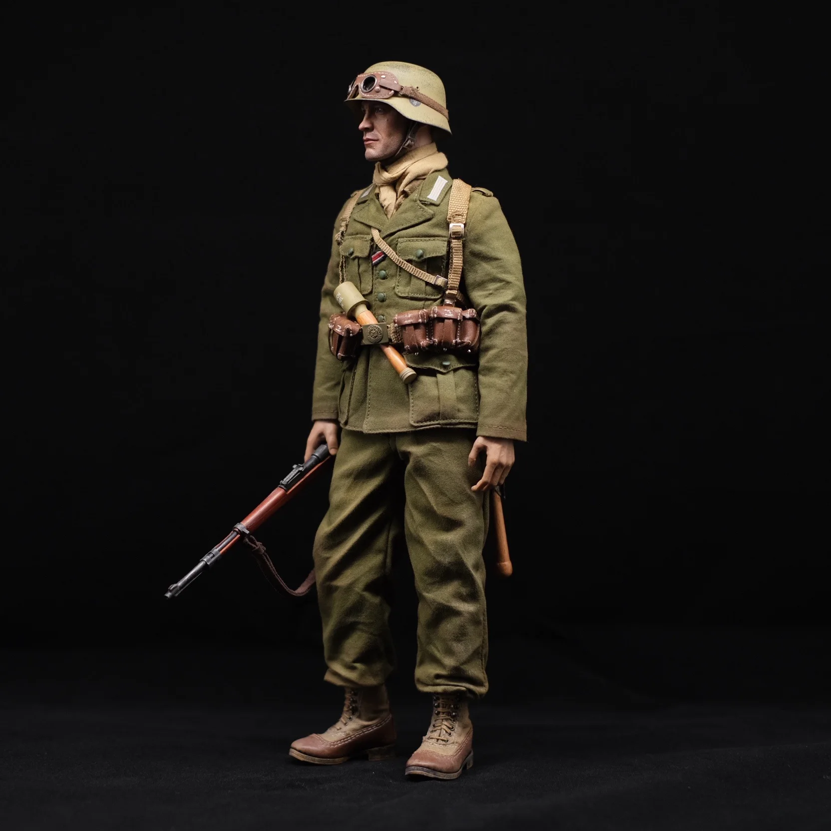 

DID D80152 Scale 1/6 WWII Series North African Army Infantry War Battle Uniform With Medals Coat Accessories For 12inch Figures