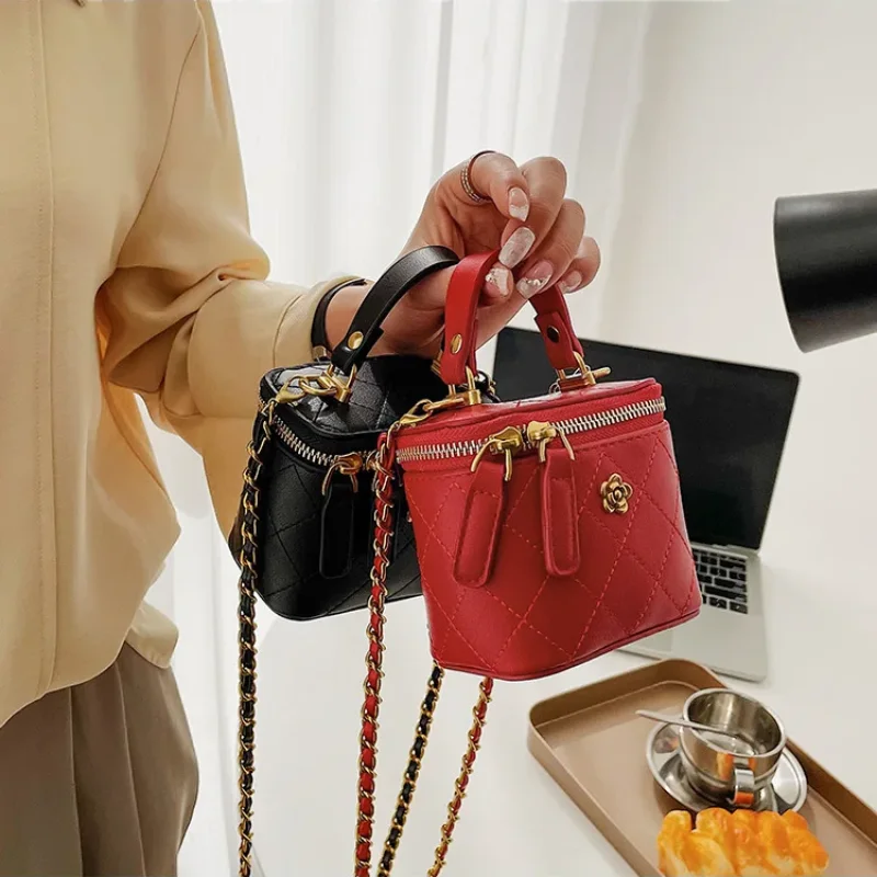 Small  Shoulder Bucket Bag For Women Classic Mini Clutches Female Small Square Bag Crossbody Metal Chain Handbag image 2