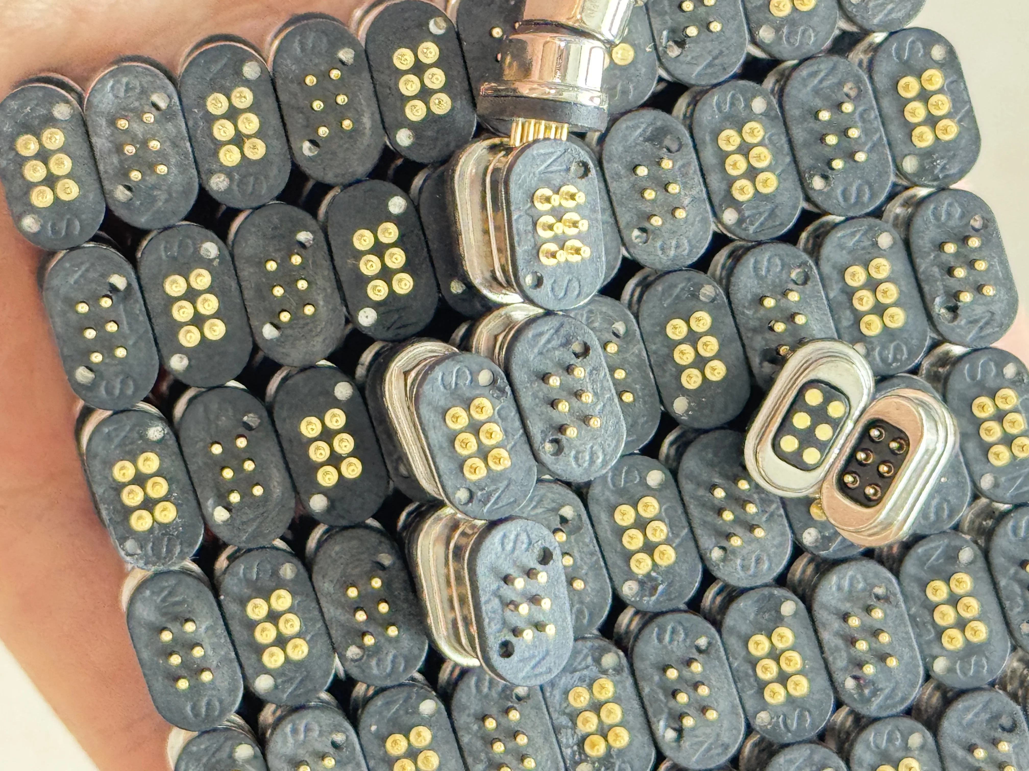 6Pair 5V 2A Pogo Pin 2P 3P 4P 5P 6P Female 2.54mm Spring Loaded DC Power Socket Waterproof Magnetic Connector