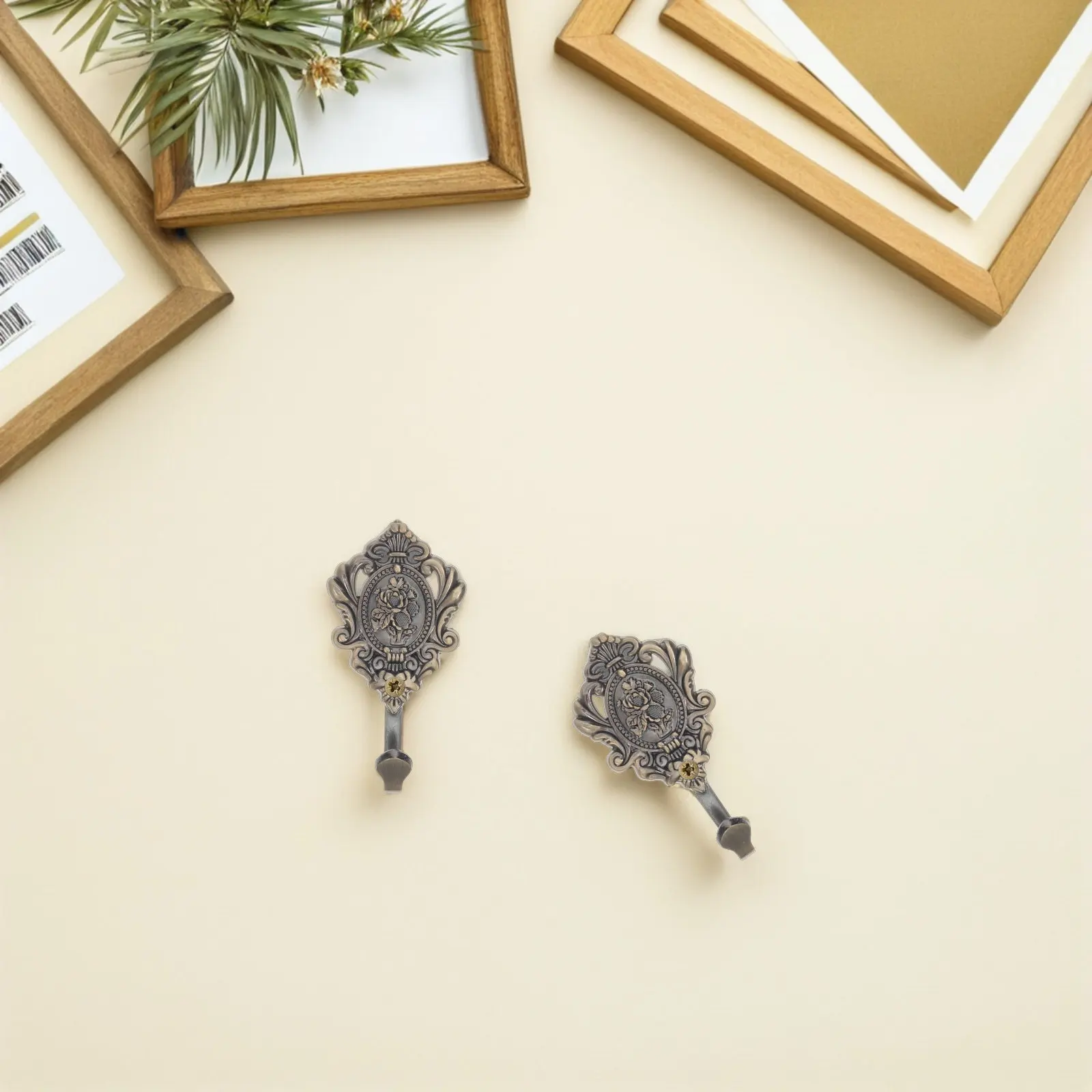 2Pcs Ornate Floral Curtain Holdbacks Wall Mounted Zinc Alloy Metal Curtain Tiebacks for Drapes Curtains Vintage European Retro