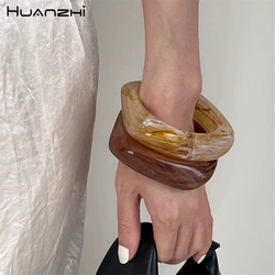 HUANZHI Vintage Geometric Wide Resin Bracelet Brown Large Irregular Chunky Bangle Jewelry for Women Girls 2024 New