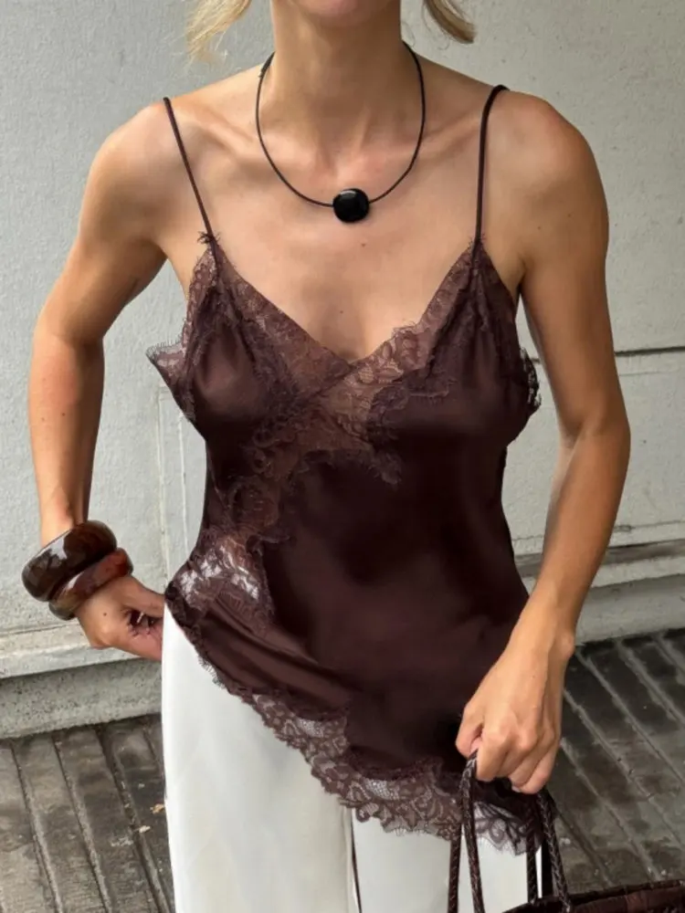 ملابس داخلية نسائية أنيقة موديل 2025 مفرغة بدون أكمام من الساتان بدون أكمام ملابس داخلية نسائية مثيرة من الدانتيل بحاشية غير متماثلة باللون البني #6