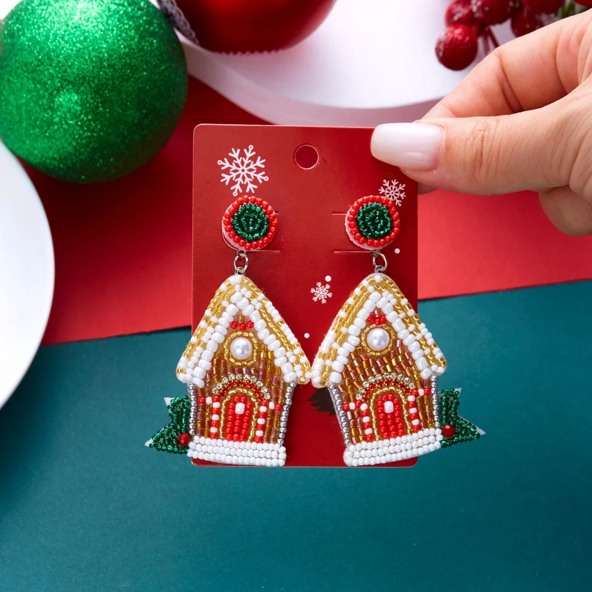 Weihnachtliche Ohrringe in Form eines Hauses mit Reisperlen für Damen, bunte Perlen, Weihnachtsmann, Rentier, Schneeflocke, Baum, Schleifen-Ohrringe, Schmuck. – Detail 18