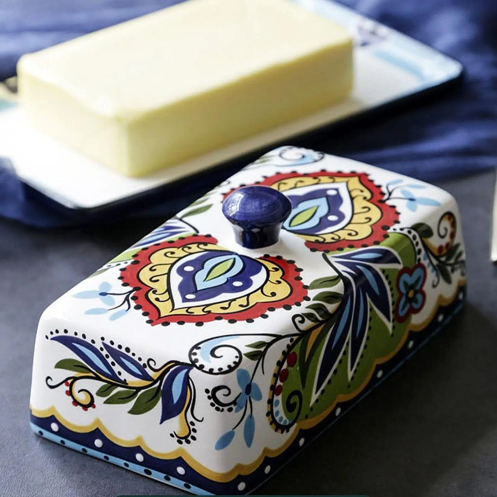 Butter Dish with Lid Cheese Butter Keeper Creative Retro Butter Box Ceramic Storage Box for Restaurant Buffet Freezer