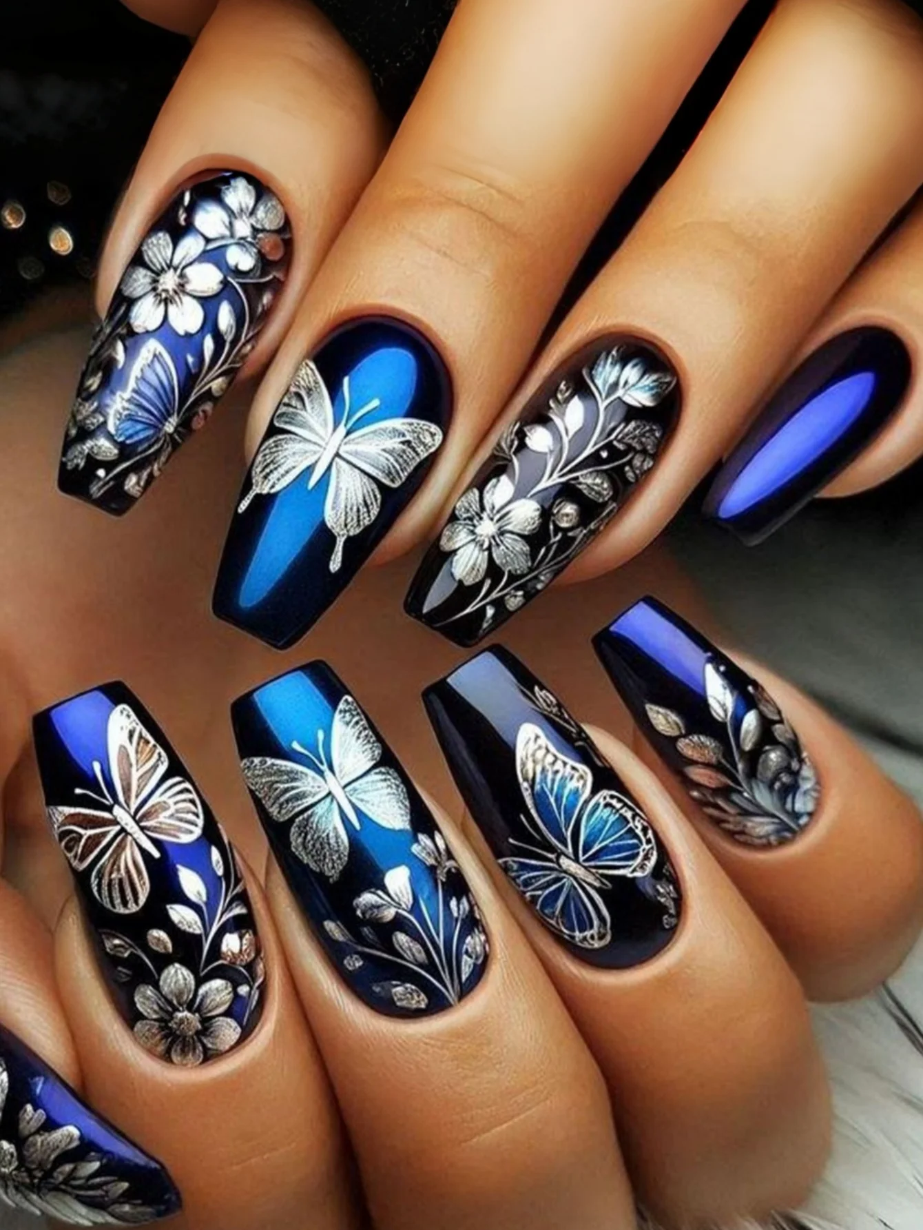 24 pezzi di farfalla tridimensionale in rilievo, fiore, stella, luna, motivo a foglie. Unghie finte lunghe a forma di balletto per nail art.