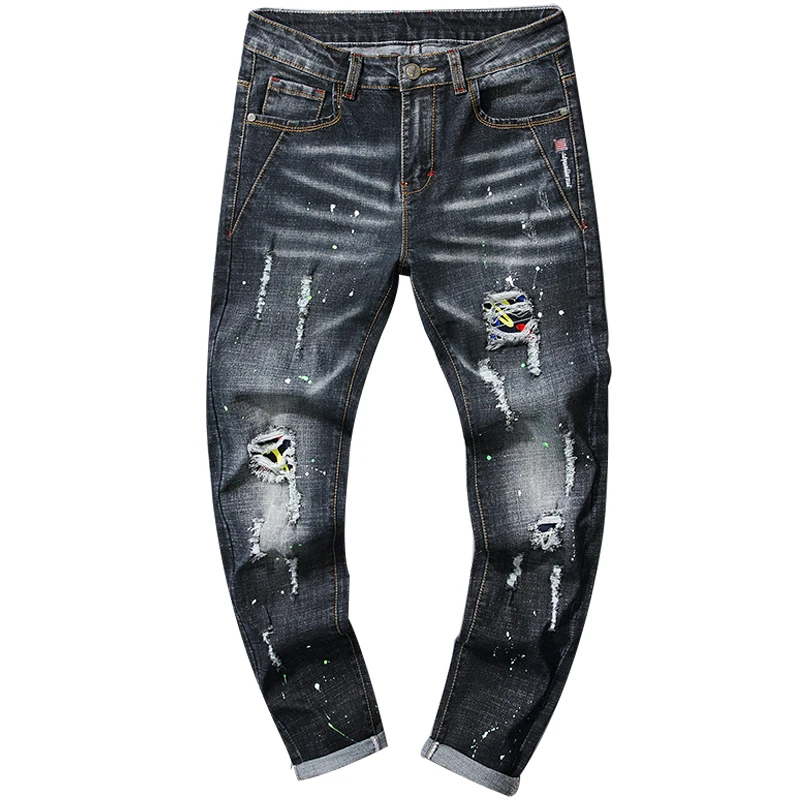 2025 Primavera Nuovi jeans elastici per pantaloni lunghi casual da uomo con toppe strappate Jeans da uomo dimagranti alla moda con gambe piccole