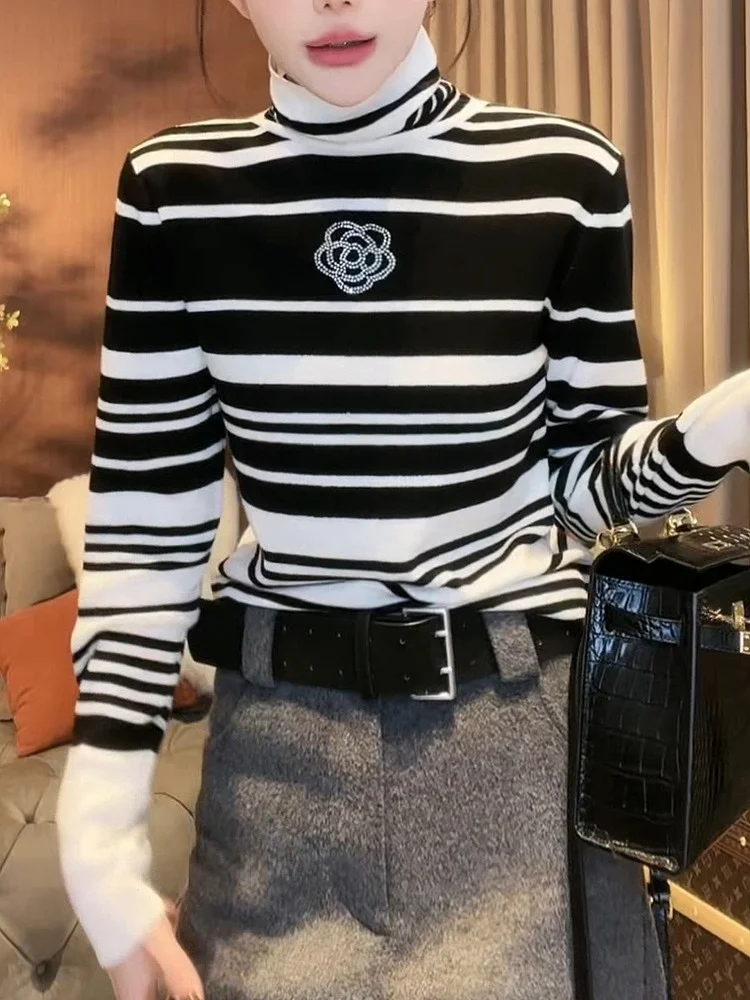 

Весна 2025: Новая свободная вязаная шерстяная базовая кофта с высоким воротником для женщин, цвета чайной розы, с полосками, в стиле «Маленькая Франция», приталенная, для ношения под одеждой