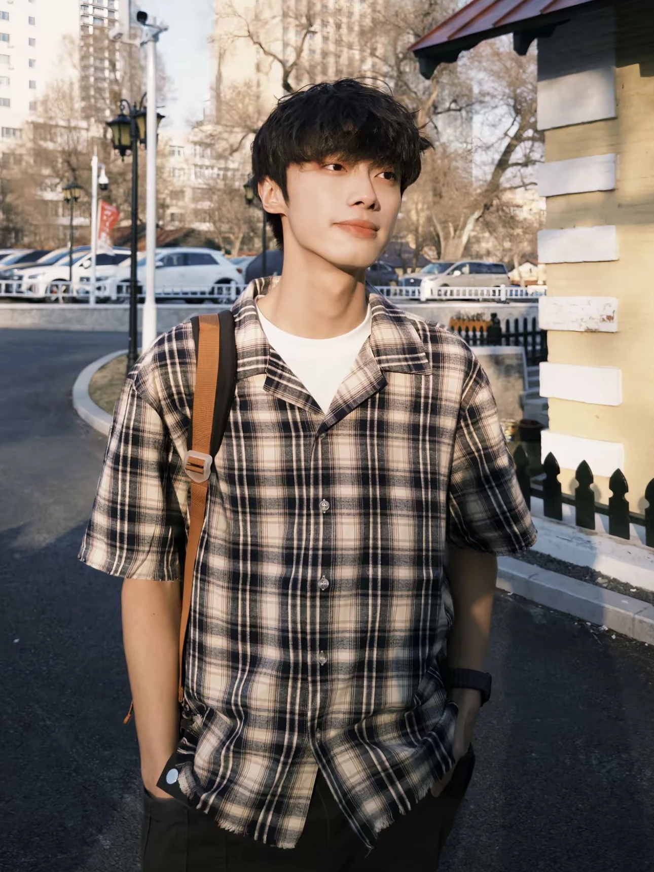 

American Retro Contrast Color Cheered Hem Design ort Sve Men's Summer Casual irt Cleanfit Loose Fit Youth Summer irt