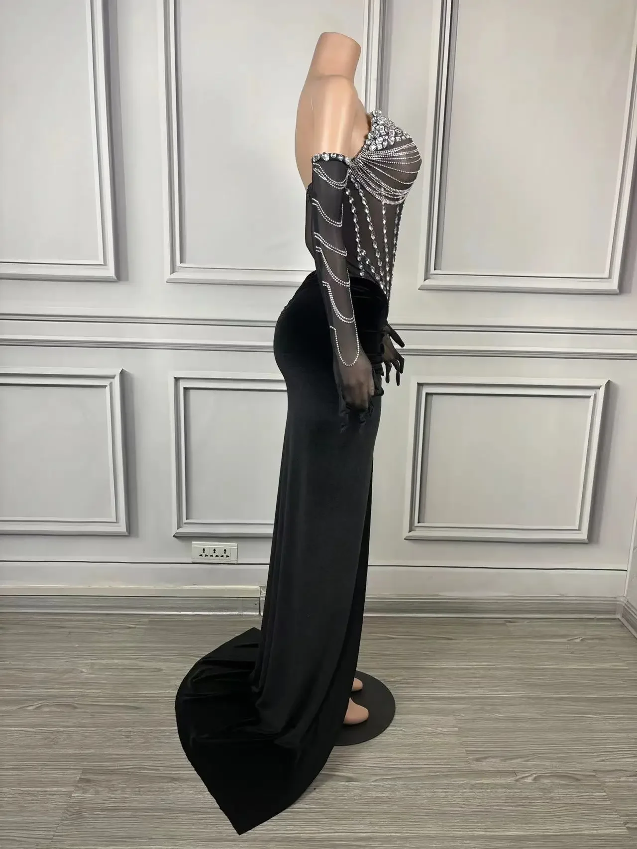 Sexy Bühne Silber Strass schwarze Samt Split Handschuhe Kleid Abend lange Zug Kostüm Sänger Single Shoulder Fotoshooting Kleid