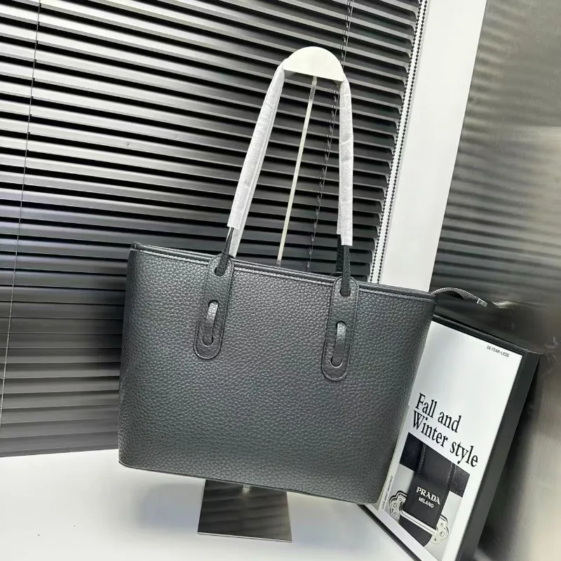 

Elegant Women'S Leather Diaper Bag High-End Minimalist Crossbody Handbag Vintage Designer Large Capacity