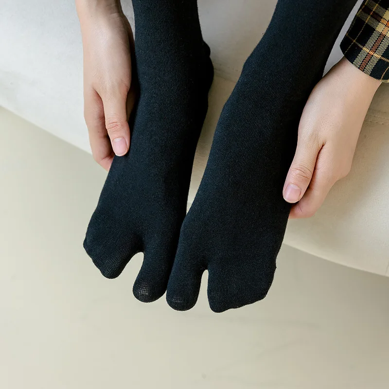 Women Two Toe Split Socks Fashion Japanese Style Ultra-Soft Breathable Two Finger Socks Solid Color Cotton Colorful Casual Sox image 6