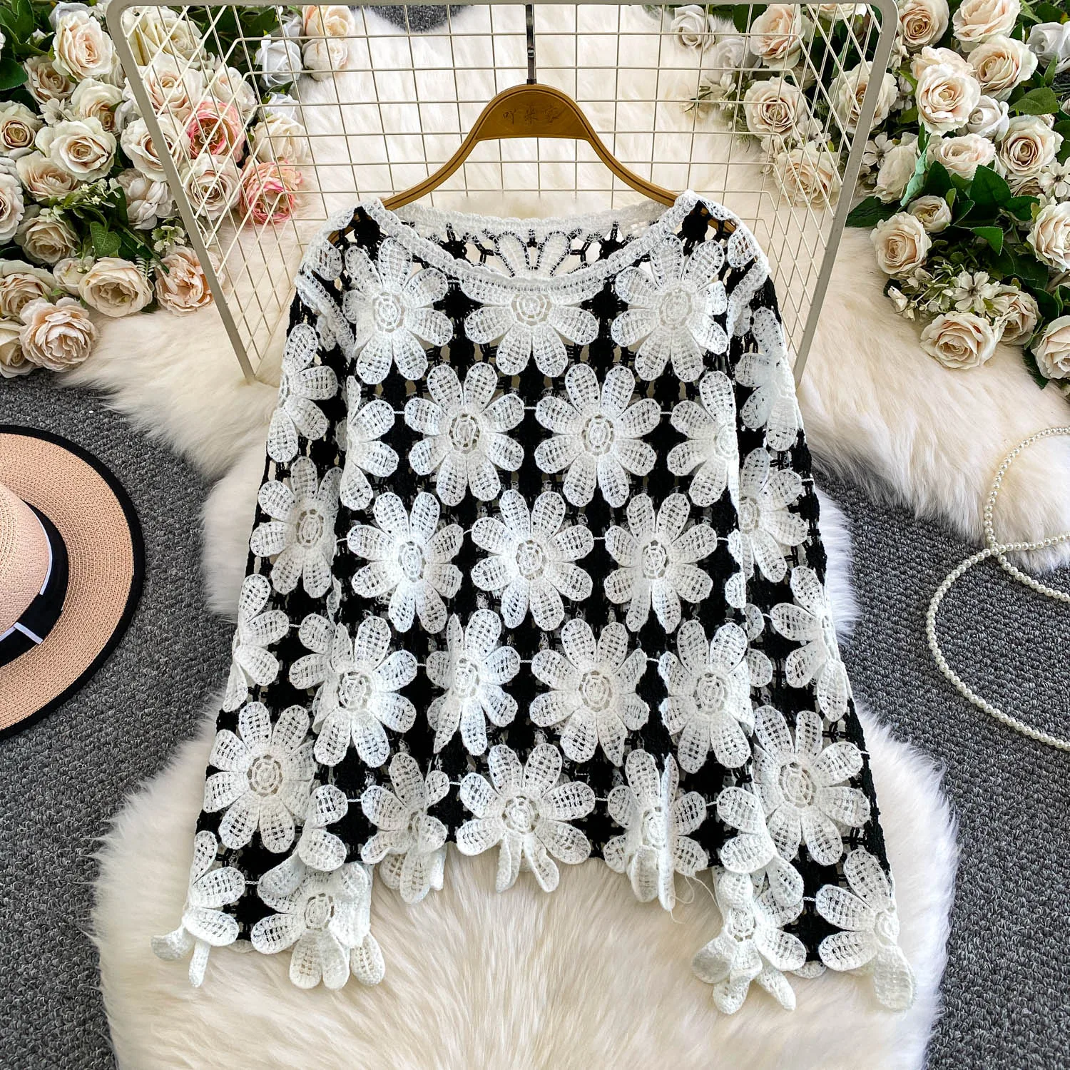 سيدة البوهيمي عطلة الاستوائية العرقية بلايز قمصان النساء الجوف خارج زهرة التطريز بلوزة الإناث Sunproof ربيع الخريف القمم