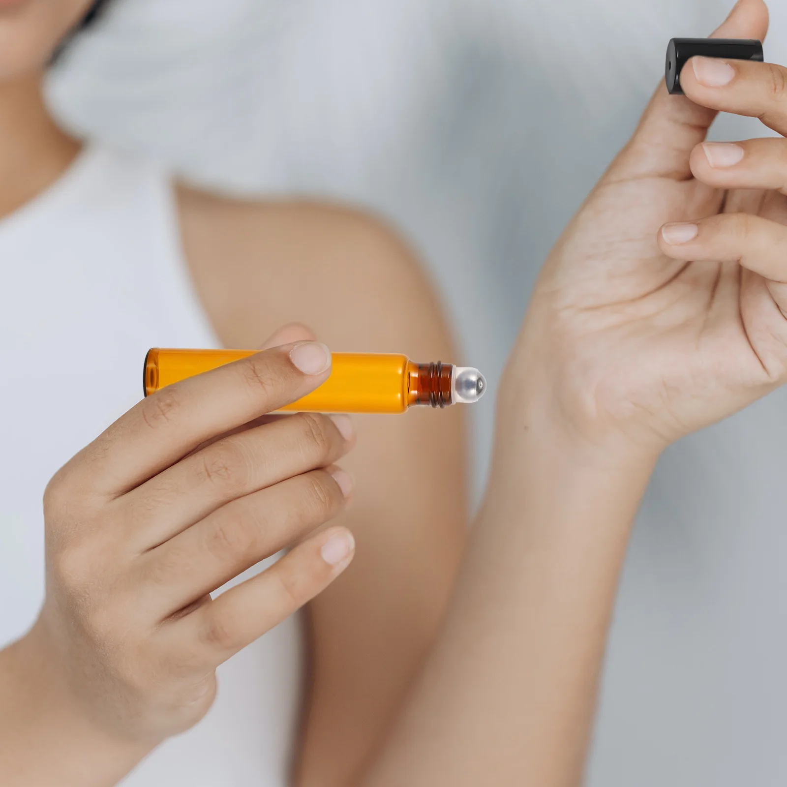 

10Pcs Leak Proof Glass Roller Bottles Essential Oil Containers Refillable Travel Portable Roll on Makeup Bottles