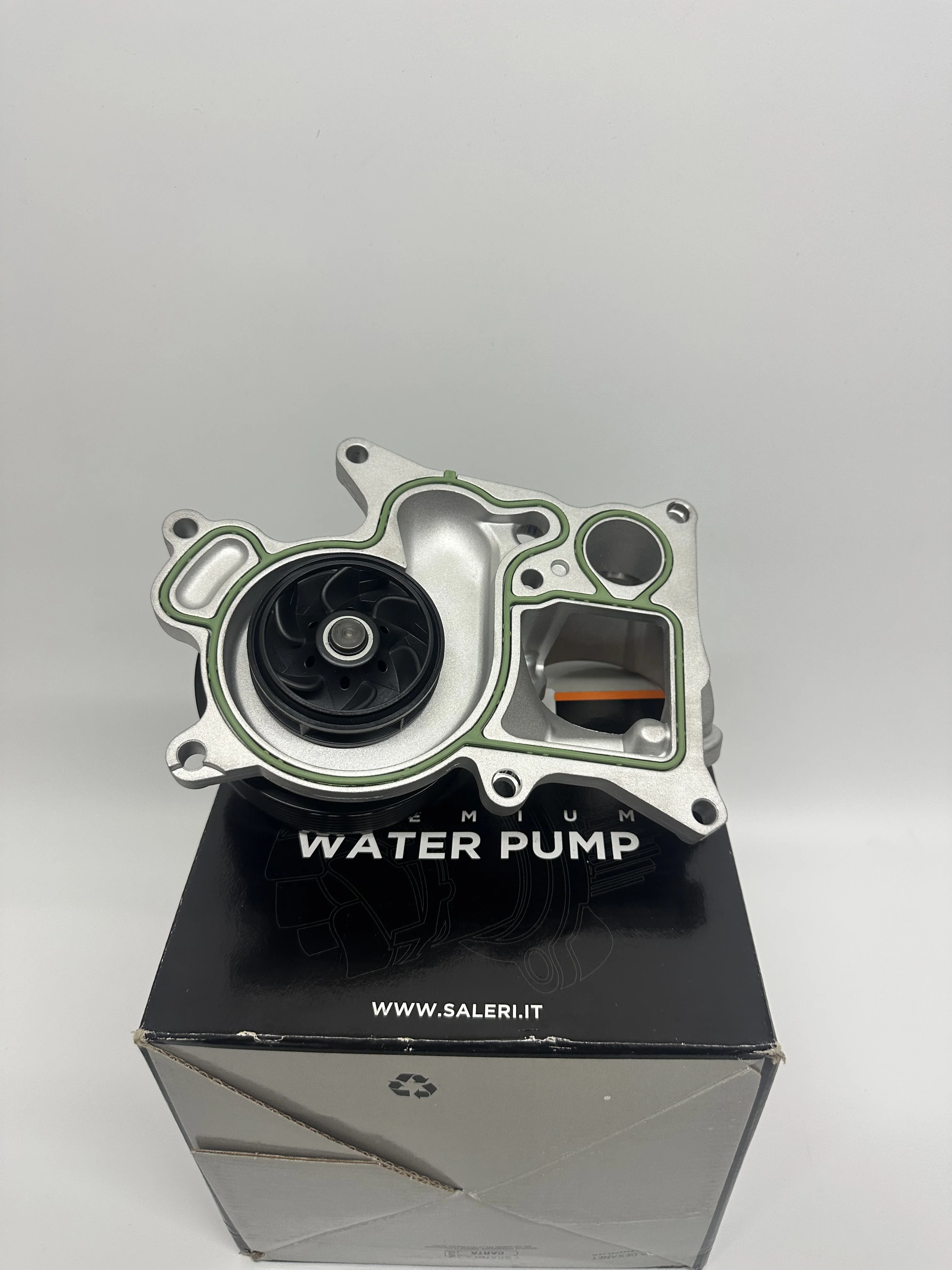 

11518516204,11517810833， new for Po F20, E90, E92, E93, F30, F10, E84, F25, N47 diesel engine pumps