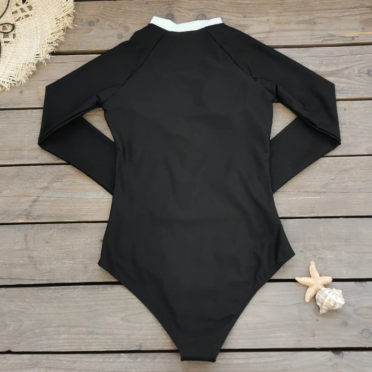 Classic Solid Color One-piece Swimsuit 2024 New Long Sleeved Zipper Surfing Suit Triangular Women's Swimsuit Beach wear Bodysuit