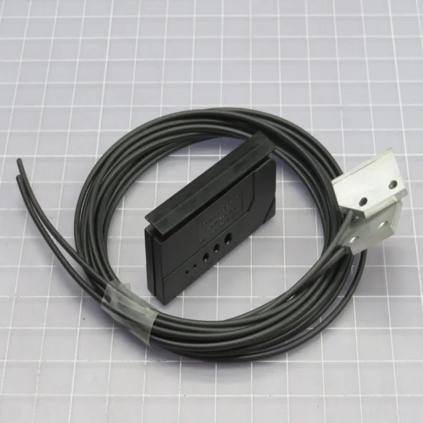 

Fse 200c6y01 Позиционный фотоэлектрический датчик Bh0235 Совершенно новый оригинальный точечный Plc