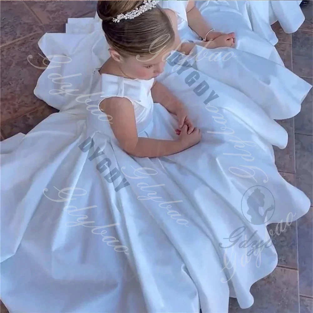 

Customized Satin Flower Girl Dress Toddlers Straps Princess Pageant Frock White Mini Bridal Wedding Birthday Party Ball Gown