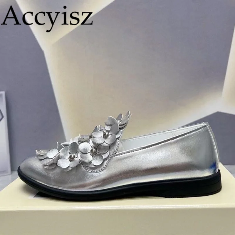 

Round Toed Patent Leather Thick Sole Loafers Women's Retro Solid Color Flower Single Shoes Spring Autumn Versatile Walking Shoes