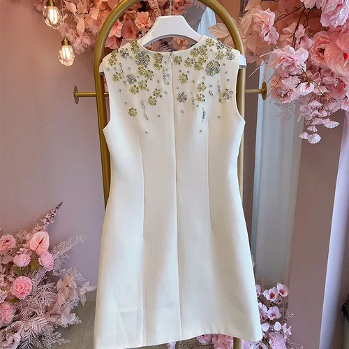 Abbigliamento da festa e vacanza