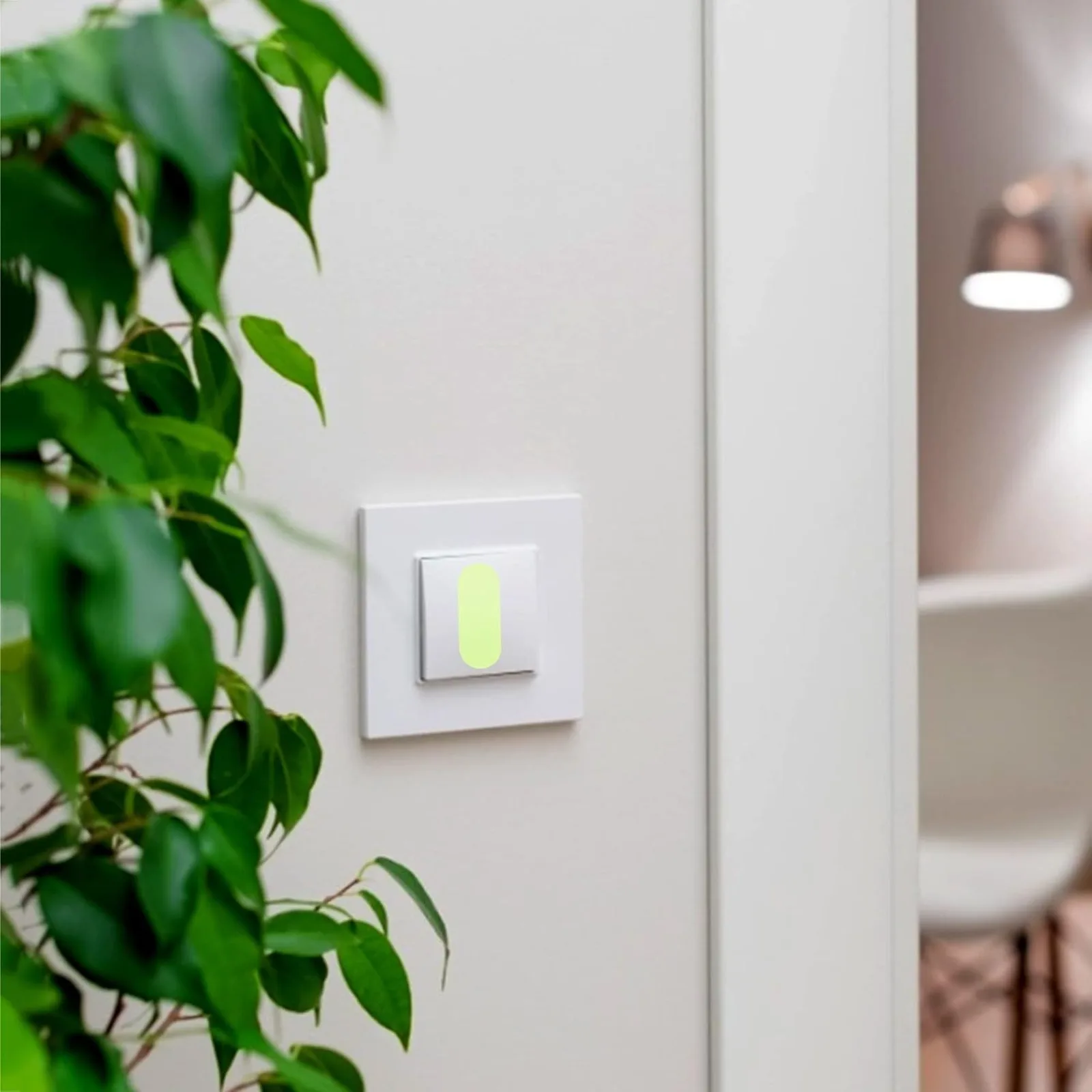 10 pieces of luminous stickers - reusable, suitable for switches, exit signs, walls, stairs, motorcycles - green luminous safety