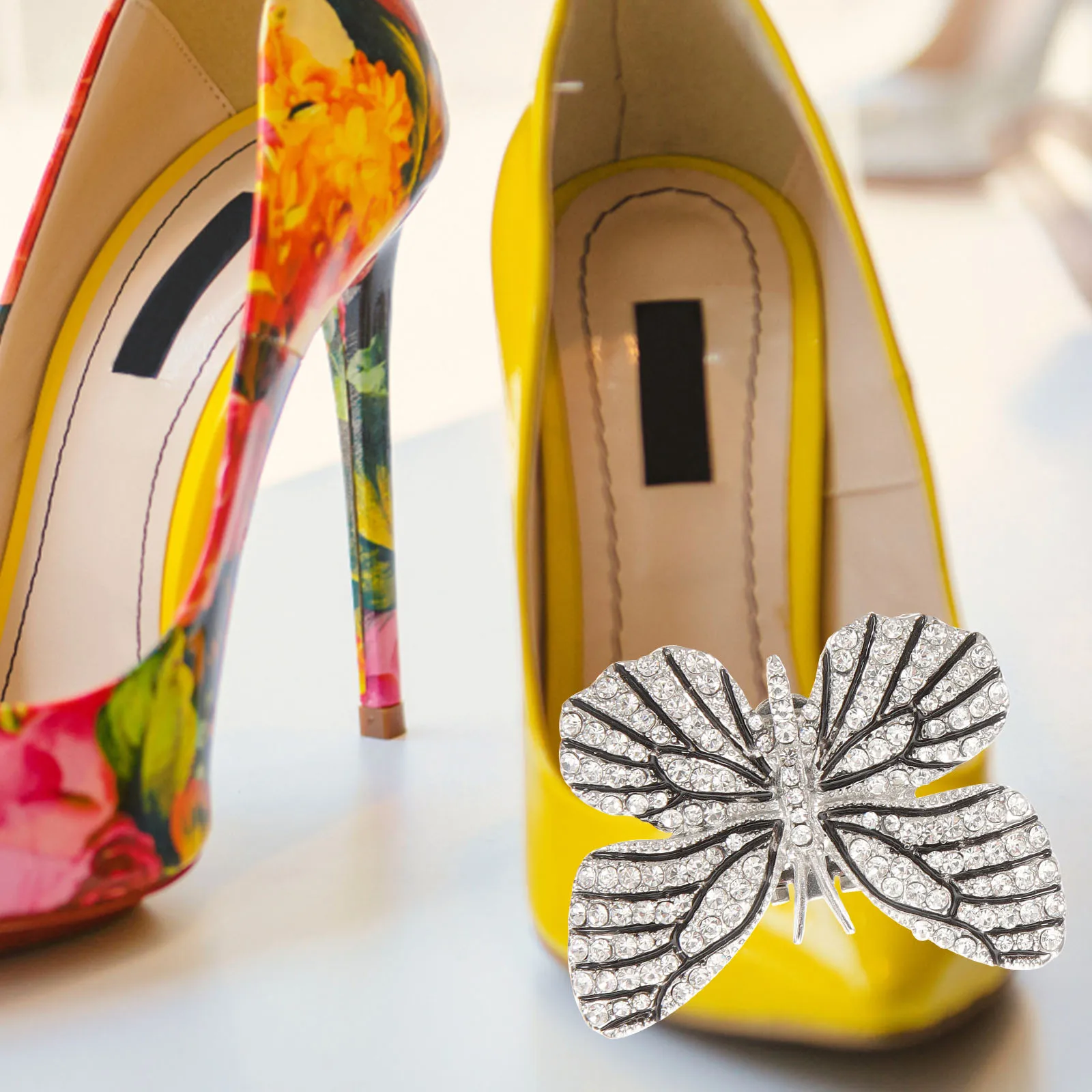 

1 Pair Butterfly Clips Bride Wedding Rhinestone Decorative Shoe Charms Elegant Shoe Jewelry Clip On Pumps Heel Party Graduation