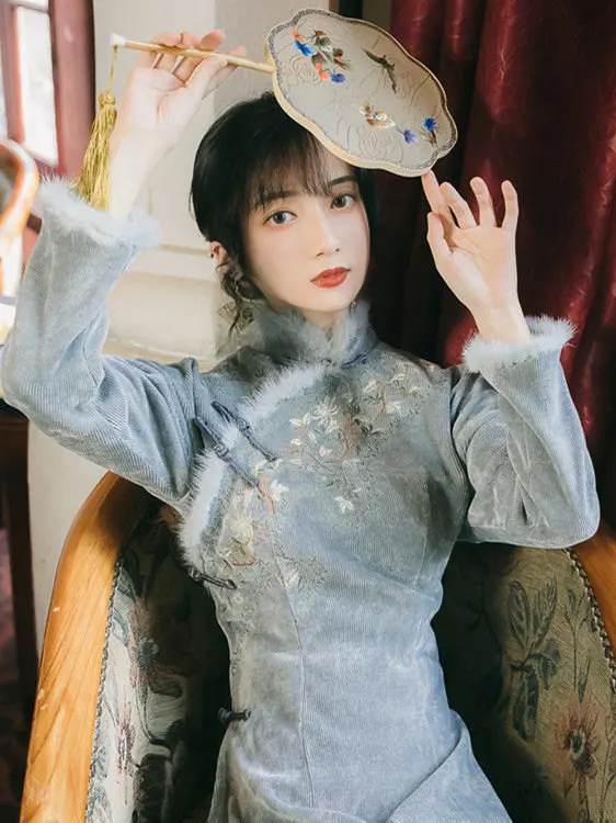 

Ретро-китайское длинное платье-ципао с воротником-стойкой для женщин, большие размеры, осенне-зимнее, модное, элегантное