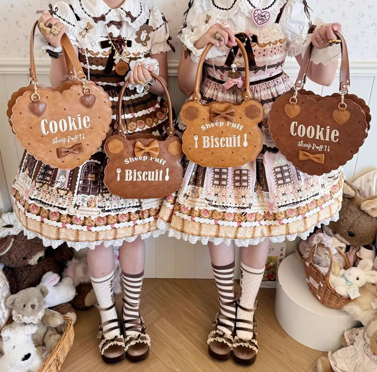 

Original Sweet Cute Chocolate Cartoon Bear Cookie Bag Girl Embroidery Love Original Lolita Cute Oblique Straddle Handbag Female