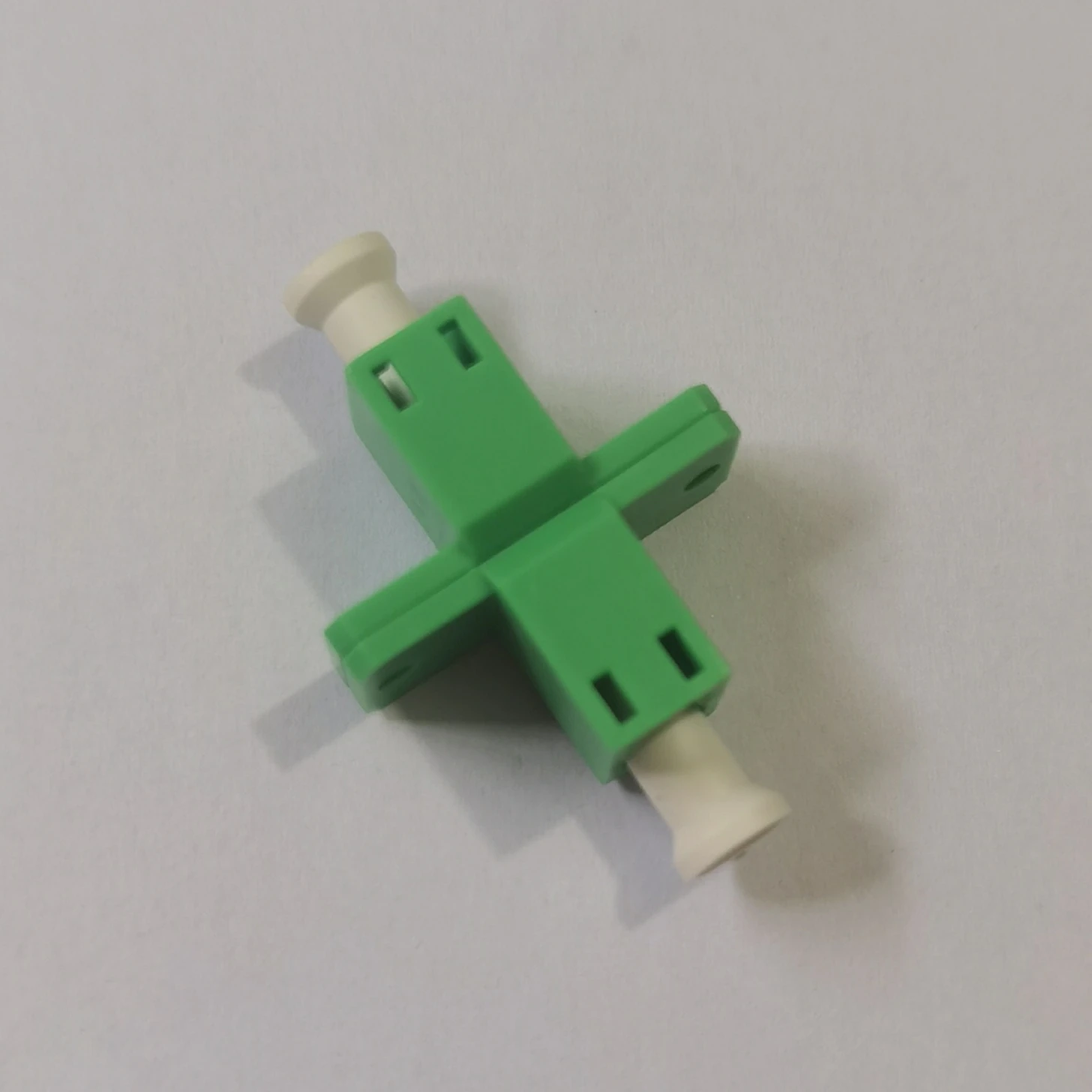 محول بسيط LC مع شفة معدنية ، مقرنة الألياف البصرية ، حاوية بلاستيكية زرقاء ، خضراء ، LCAPC ، ftthELINK ، 50