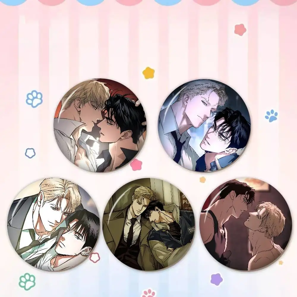 F-Flashlight BL Manhwa Creative Pins Funny Round Snap-in Brooch Badge Backpack Hat Accessories Jewelry Gifts for Friend