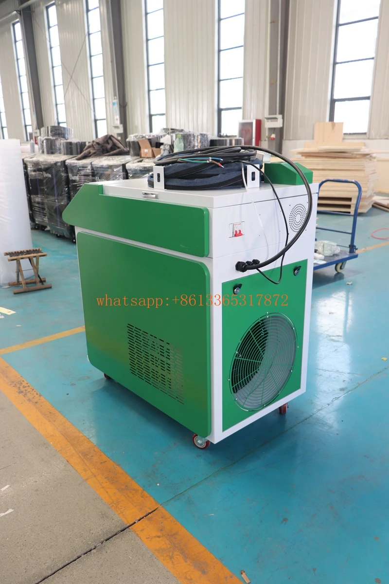 2000w Maxcool Economical 1500w 2000w Rust Removal Metal Surface Cleaner Hand held Fiber Laser Cleaning Machine for Paint Price