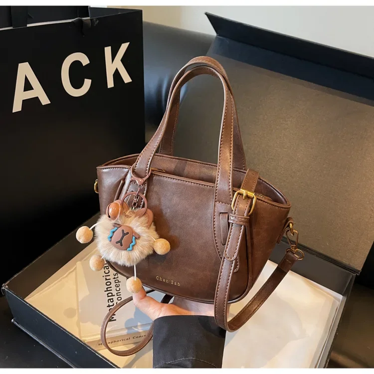 

Women's bag 2024 autumn and winter new fashion design simple commuting single shoulder handbag bucket bag