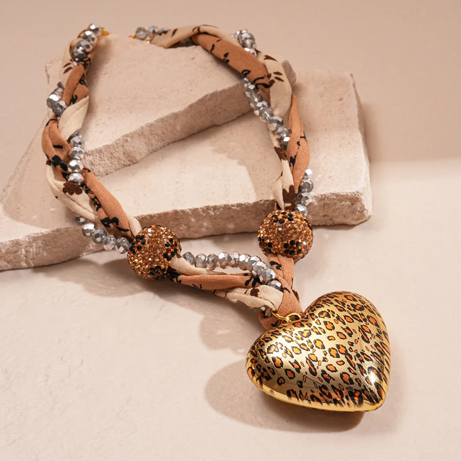 

Punk Fabric Glass Bead Zircon Leopard Print Heart-shaped Pendant Necklace for Women Trendy Exaggerated Accessories Wholesale