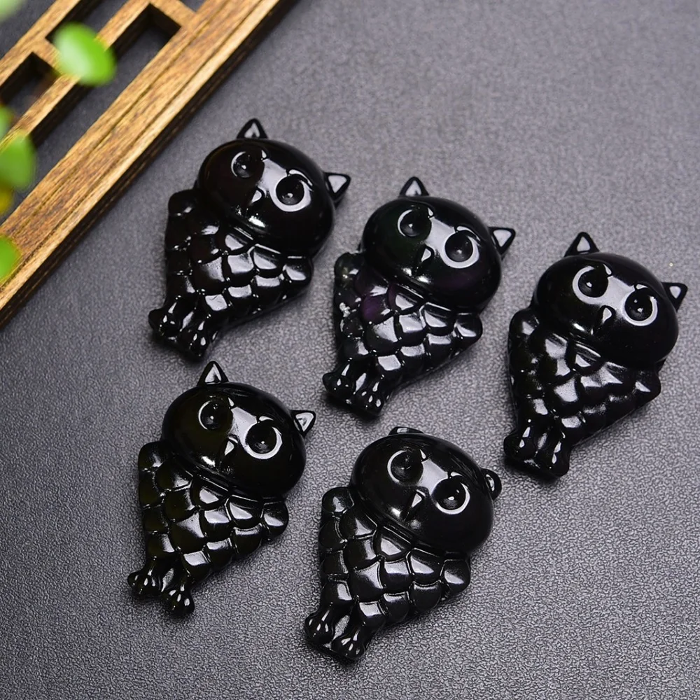3個入り、35mmの天然黒曜石製フクロウの彫刻が施されたクリスタル製レキヒーリングジュエリーペンダント。可愛らしいデザインで、ギフトとしても最適。