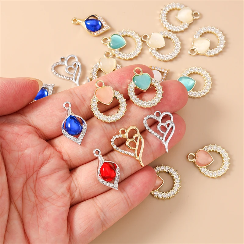 10 Stück niedliche Kristall-Metall-Anhänger in Form von Herzen, Bäumen und Blättern für die Schmuckherstellung, zum Beispiel für Ohrringe, Halsketten und DIY-Bastelarbeiten. – Detail 2