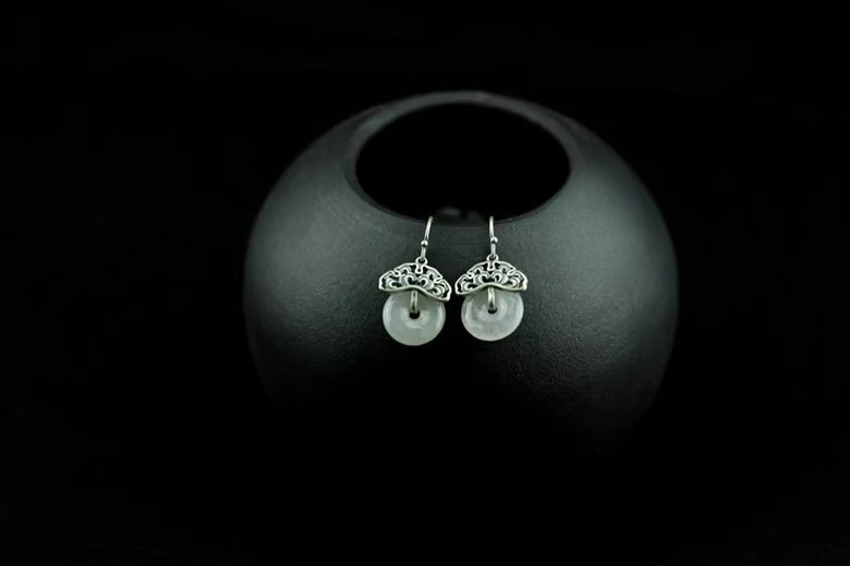 Crochet d'oreille classique en jadéite, antique, simple, uni