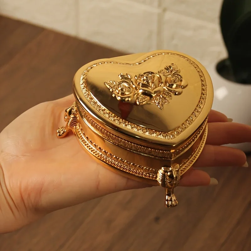 Elegant Golden Heart Jewelry Box Crafted Storage Case for Earring Rings Wedding Gift Desktop Organizer Jewelry Box Home Decor