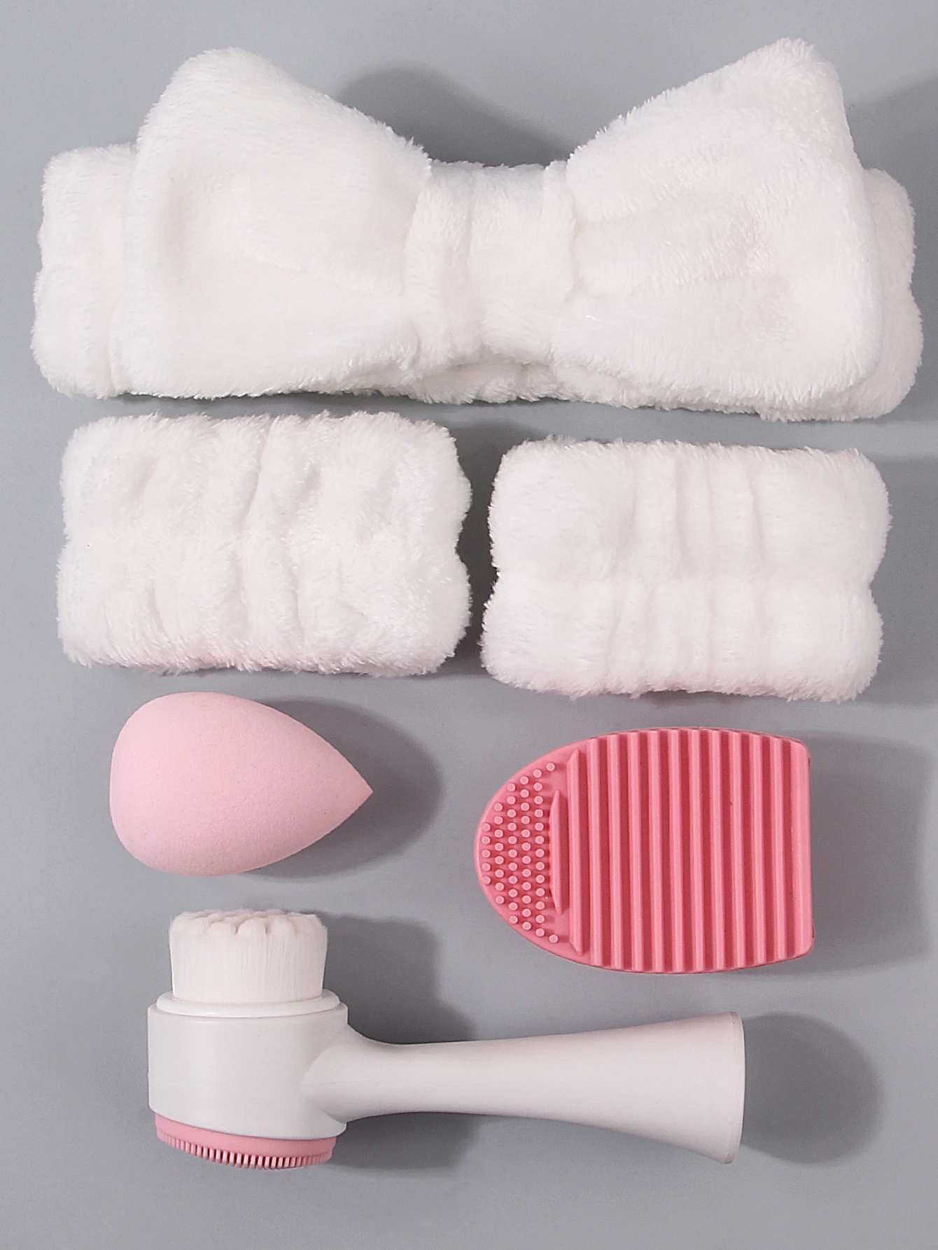 6-piece skin care and cleansing set:white bow hair band+wrist strap+double-sided cleansing brush+makeup egg + washing tools