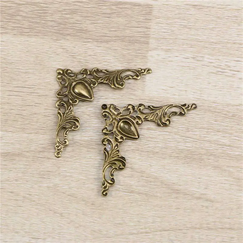 AFOURT-48 Pcs Vintage Metal Book Corner Protector Box Book Scrapbook Album Corner Decorative Protector Cover