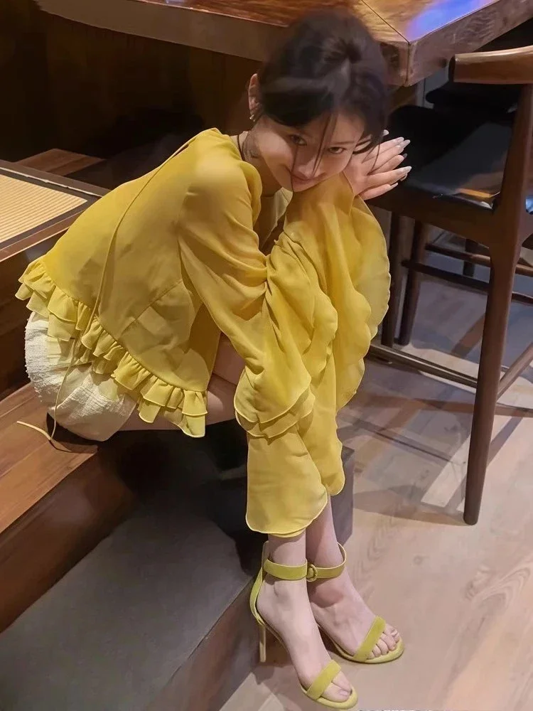 

Прозрачные блузки с расклешенными рукавами для женщин, однотонные модные рубашки с круглым вырезом, укороченные блузки с рюшами, топы, 2025, Blusas Mujer De