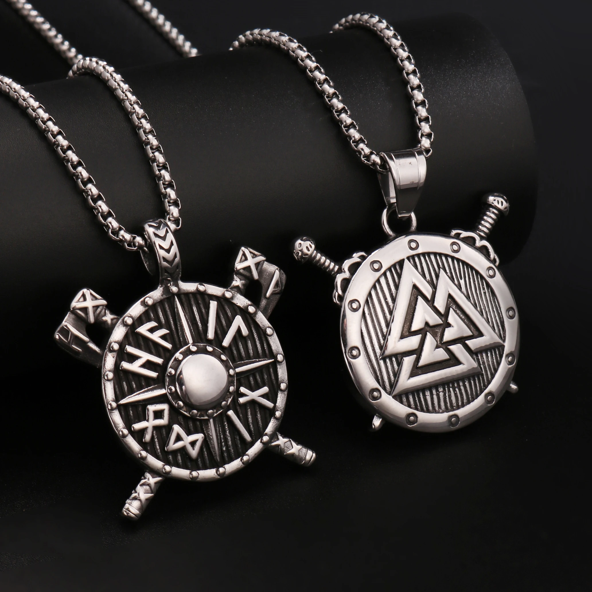 

1PC Vintage Stainless Steel Men's Nordic Viking Pendant Necklace for Men Medieval Knight's Shield Necklace Man Jewelry