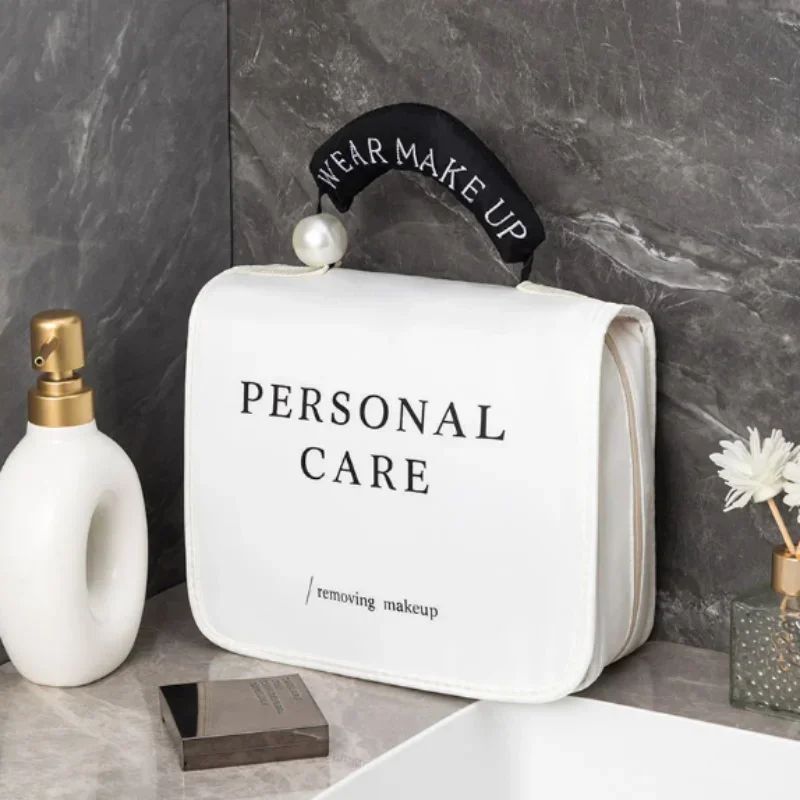 

Large-capacity Handheld Pearl Toiletry Bag Portable Advanced Handheld Large Capacity Travelling Makeup Toiletries Storage Bag