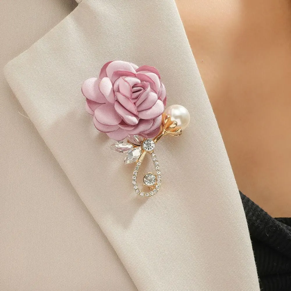 Niche Design Alloy Imitation Pearl Rhinestone Clothing Accessory Korean Style Brooch Women Flower Brooch Vintage Wedding Brooch