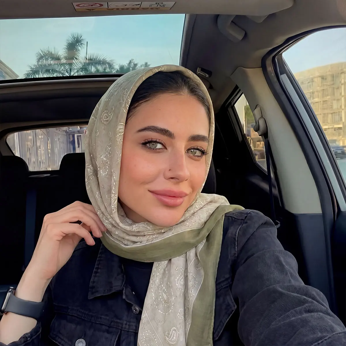 

Women Luxury Brand Satin Print Hijab Scarves Muslim Pareo Bandana Female Shawl Wrap Headband 90cm Cashew Flower