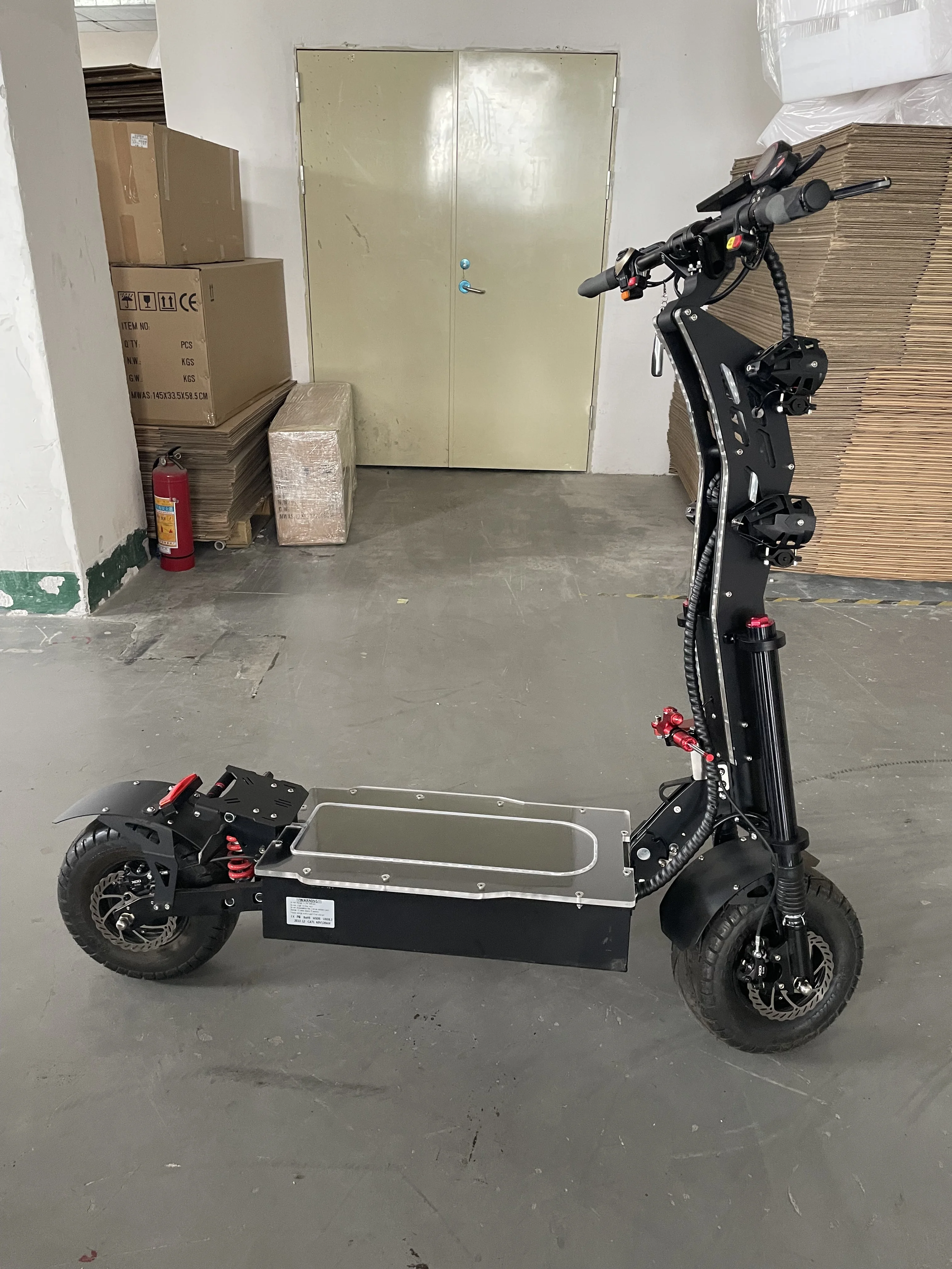 Scooter elettrico fuoristrada pieghevole da 13/14 pollici personalizzabile 72 v8000w velocità massima 110 KM/H CF