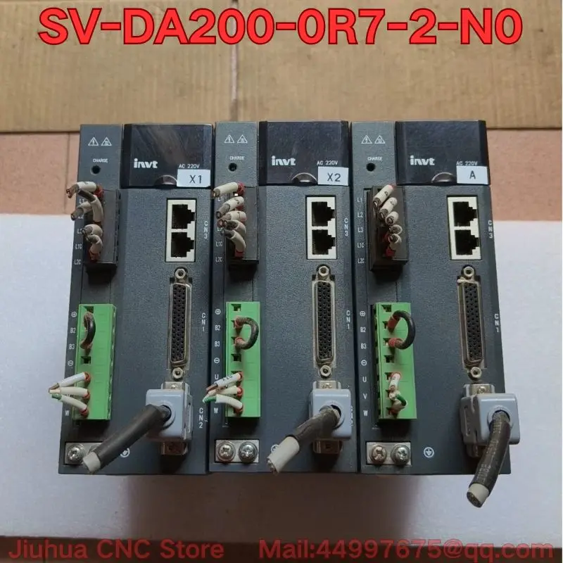 

Бывший в употреблении тест функции сервопривода SV-DA200-0R7-2-N0 нормально