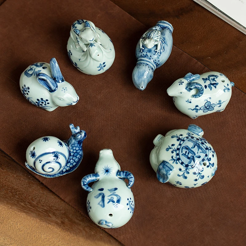 

Blue And White Twelve Zodiac Small Decorations Study Calligraphy Water Drops Pot Hand Painted Ceramic Desktop Decorations