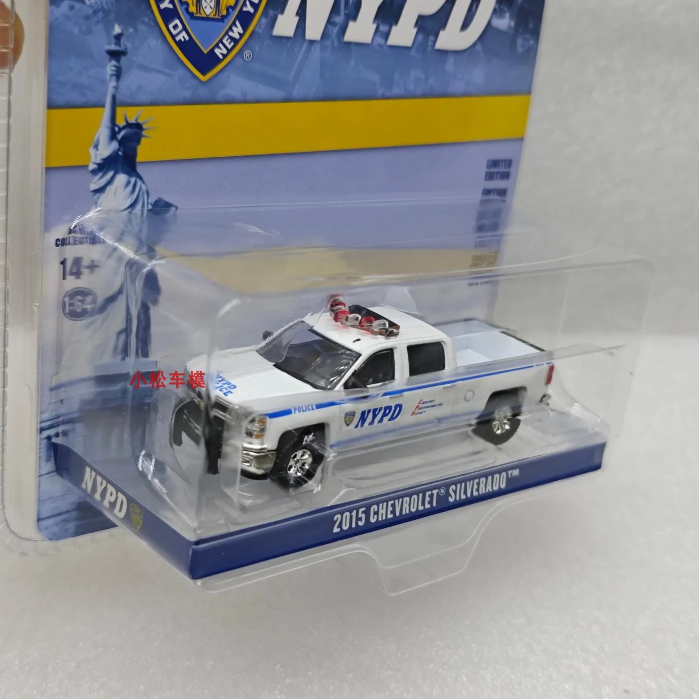 1:64 2015 Chevrolet Silverado - Policía de la ciudad de Nueva York 30093 Colección avanzada Modelos de automóviles ornamentales