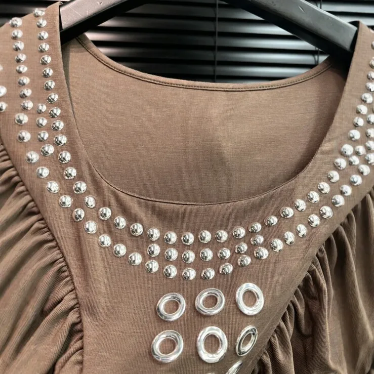 Rivet Studded Fitted Top with Private Celebrity Style Regular Length Slight Stretch Women Tanks Spring Summer Sweet Tank Top